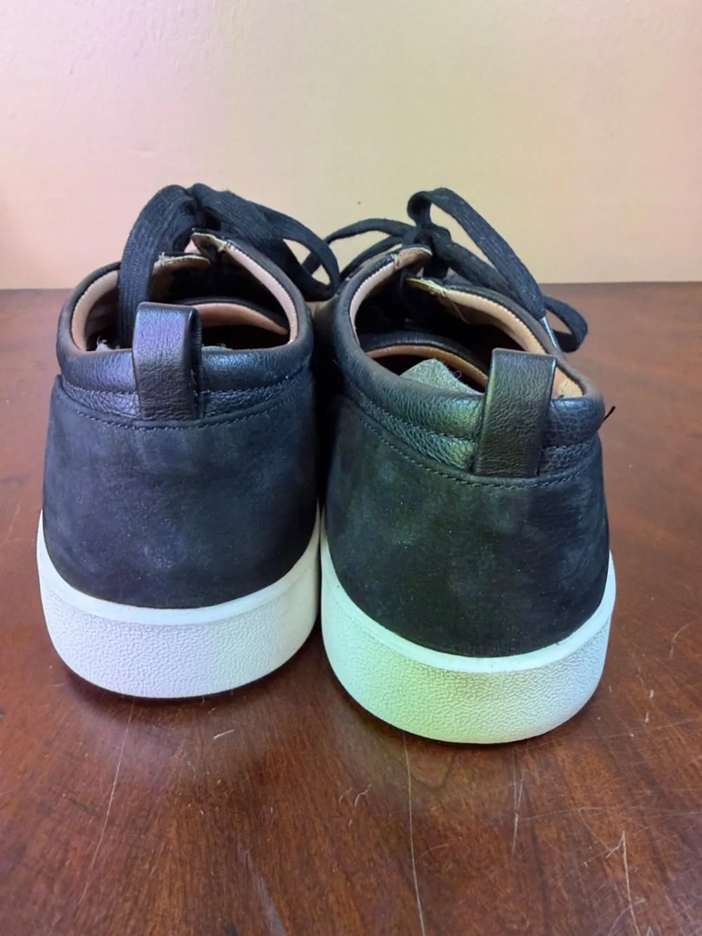 Vionic Black Leather‎ Lace-Up Sneakers with White Sole